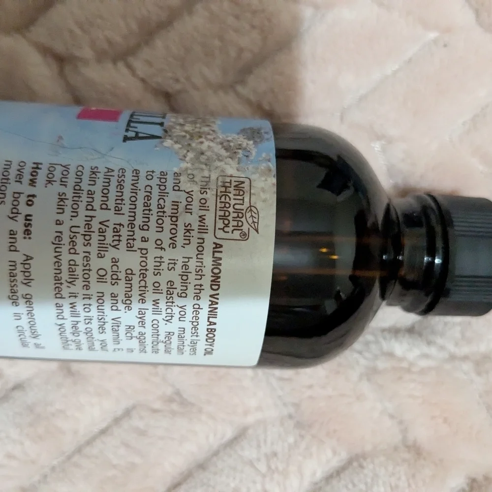 Natural Therapy Almond Vanilla Body Oil - NIP